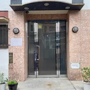 House Lee Ryokan Tōkyō